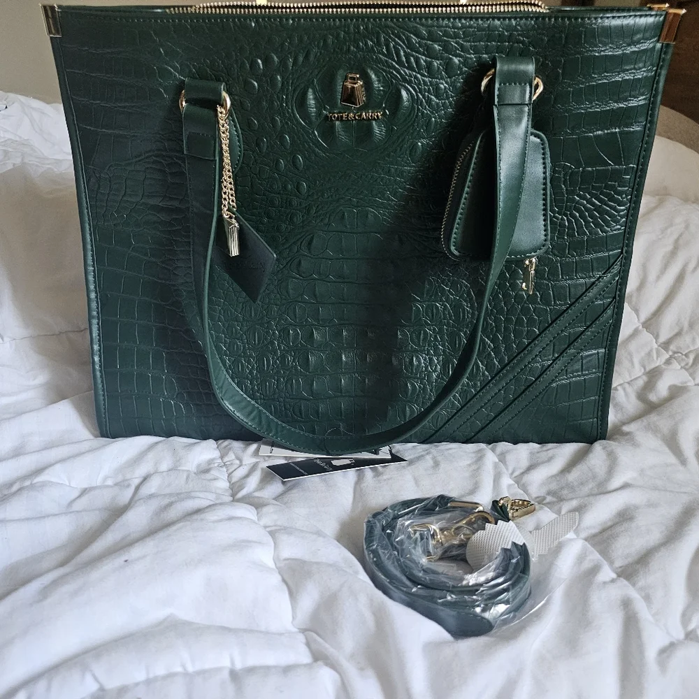 Tote&Carry Emerald Crocodile Tote